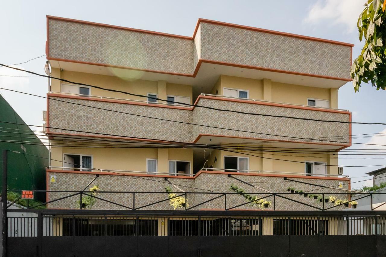 Hotel RedDoorz near Plaza Atrium Senen Jakarta Exterior foto